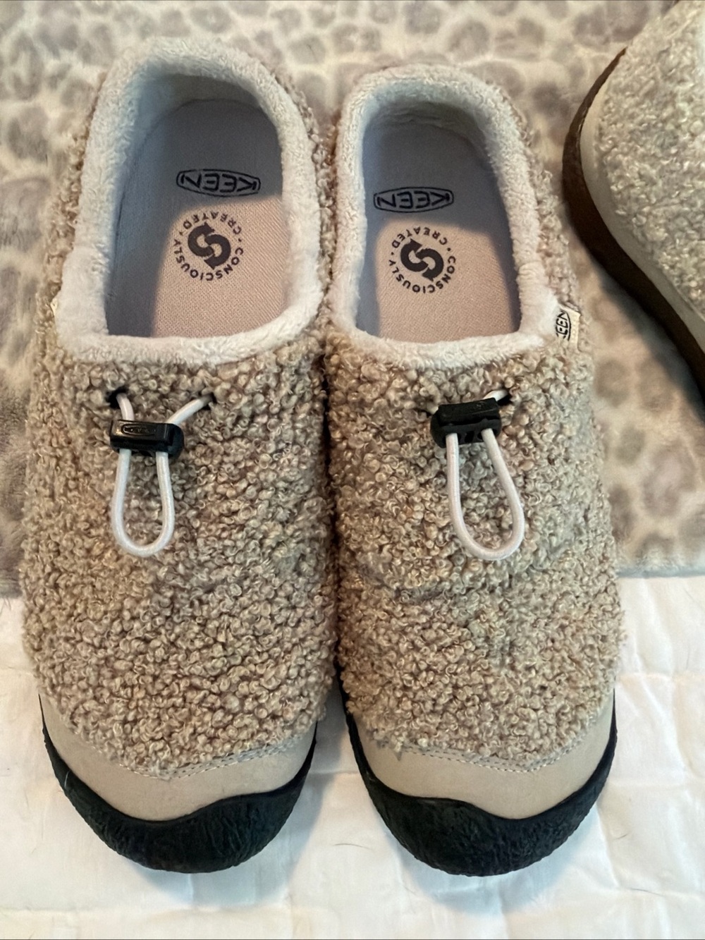 Two Pairs Keen Women’s Howser II & Howser III Slide Fleece Birch Taupe US11 EU42 - Picture 2 of 12